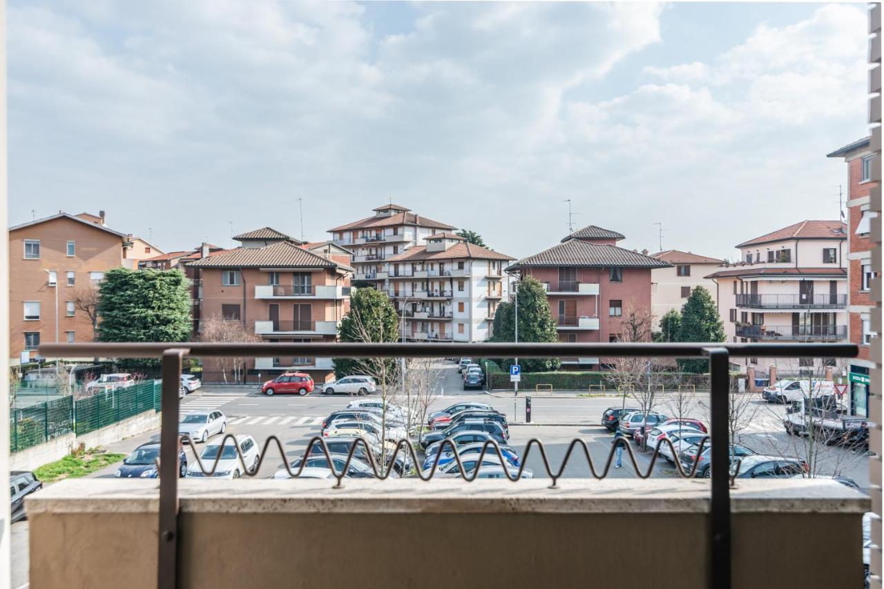 Pavia Tower - By Host4U Apartment Exterior photo